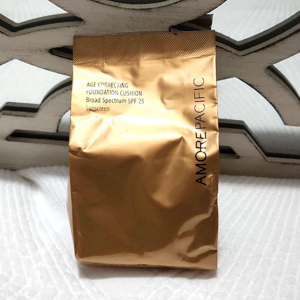 AMOREPACIFIC Age Correcting Foundation Cushion